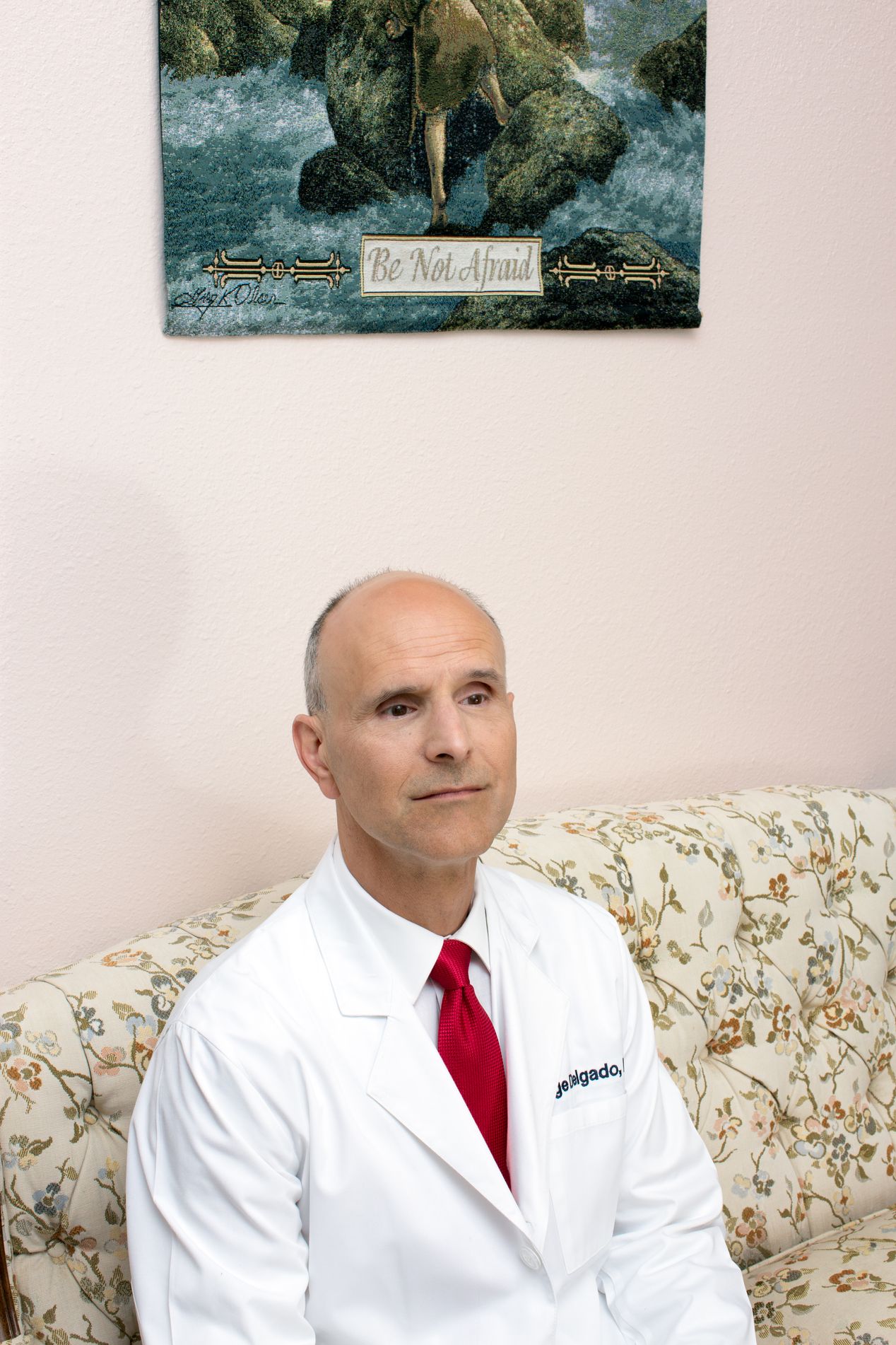 Environmental portrait a doctor, editorial photography, Ilona Szwarc, Los Angeles.